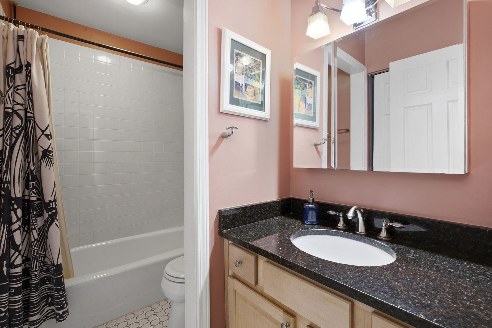 3318 North Damen Avenue Chicago IL 60618