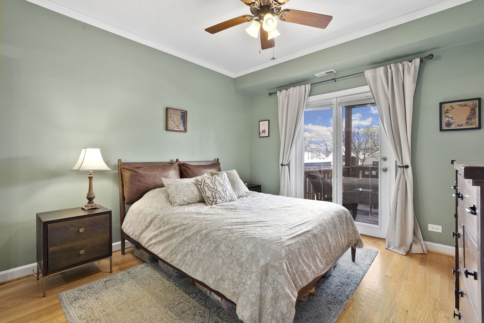 3318 North Damen Avenue Chicago IL 60618