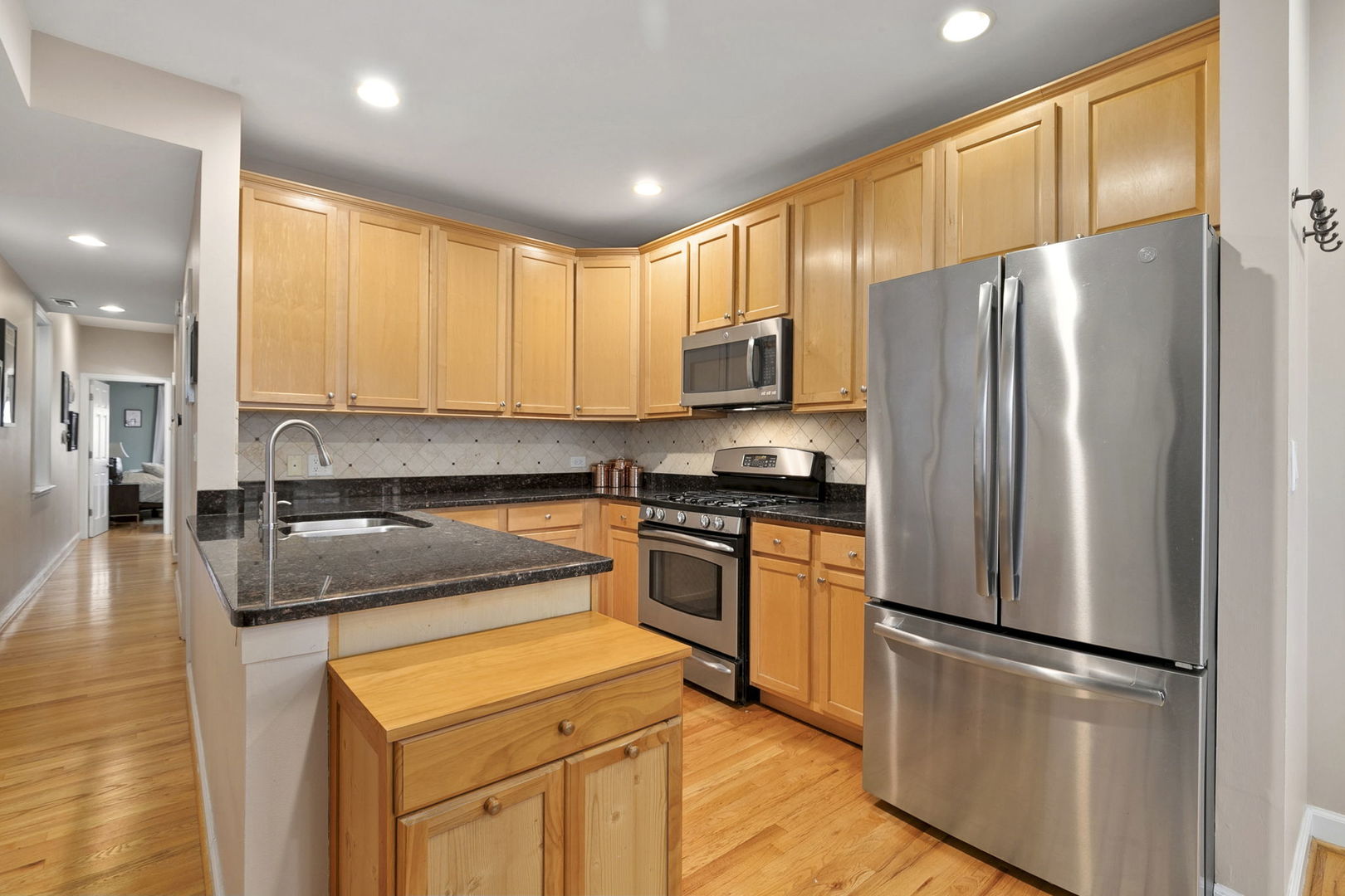 3318 North Damen Avenue Chicago IL 60618