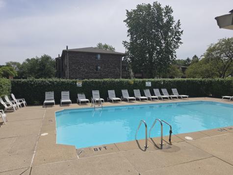 12 Parkside Court Vernon Hills IL 60061