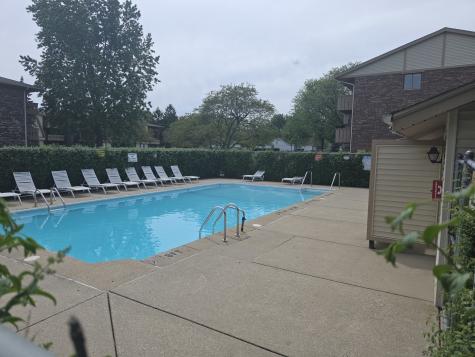 12 Parkside Court Vernon Hills IL 60061