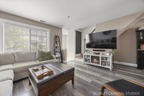 313 Peachtree Court Bolingbrook IL 60440