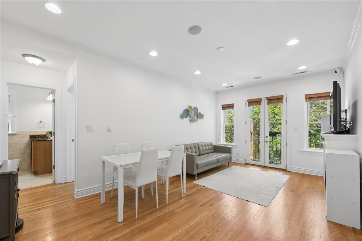 6333 North Glenwood Avenue Chicago IL 60660