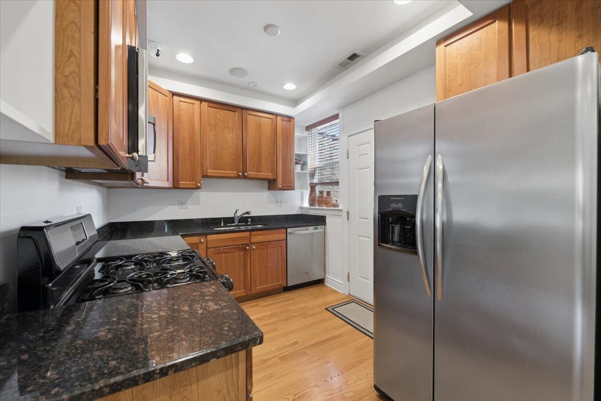 6333 North Glenwood Avenue Chicago IL 60660