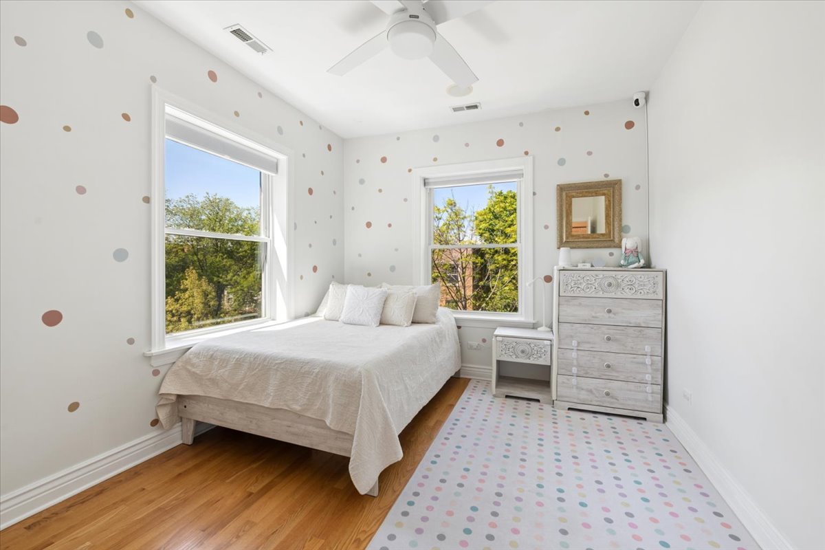 6333 North Glenwood Avenue Chicago IL 60660