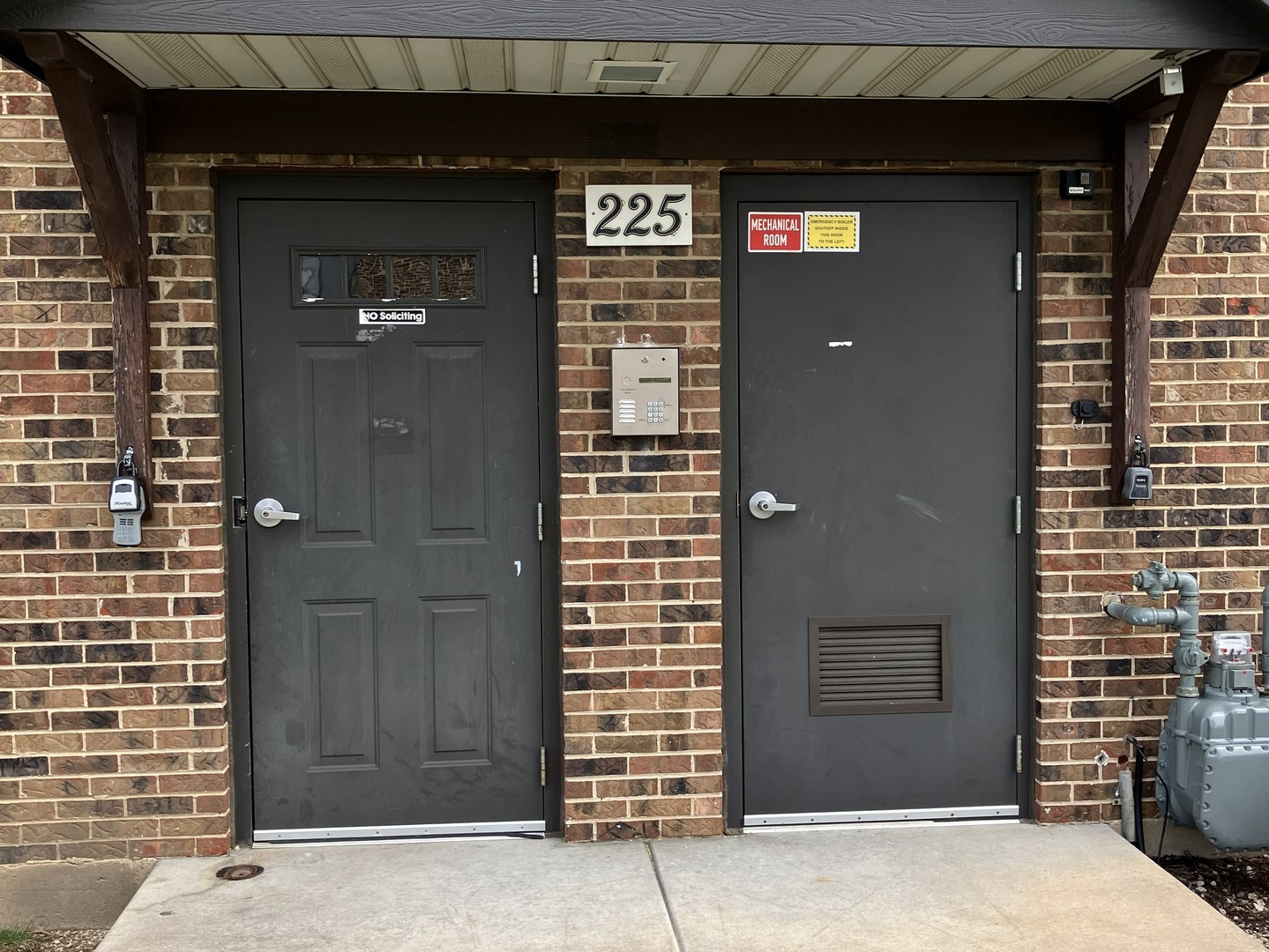 225 Gregory Street Aurora IL 60504