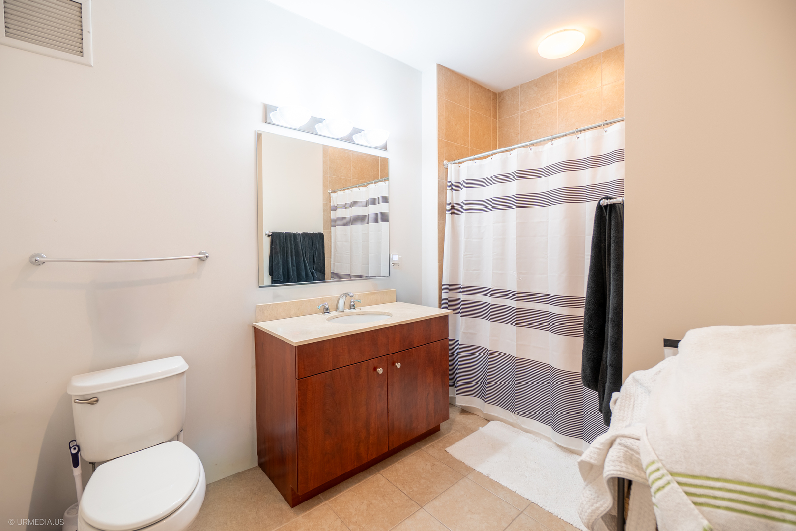 757 North Orleans Street Chicago IL 60654