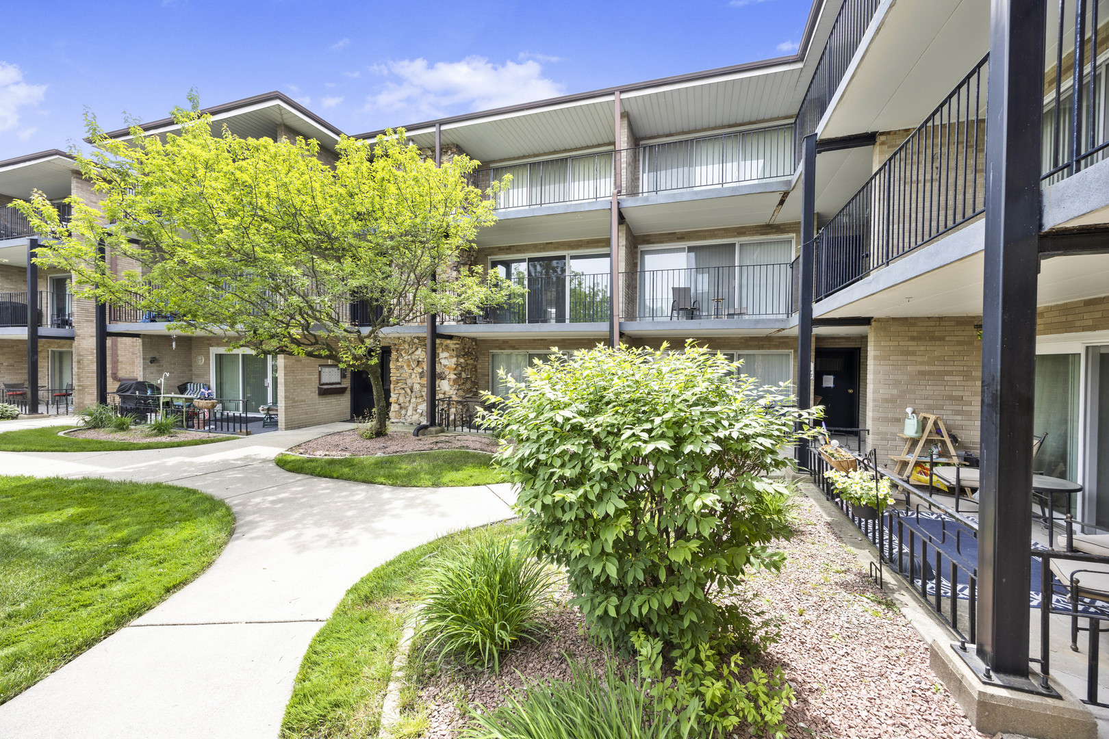 3175 West 115 Street Merrionette Park IL 60803