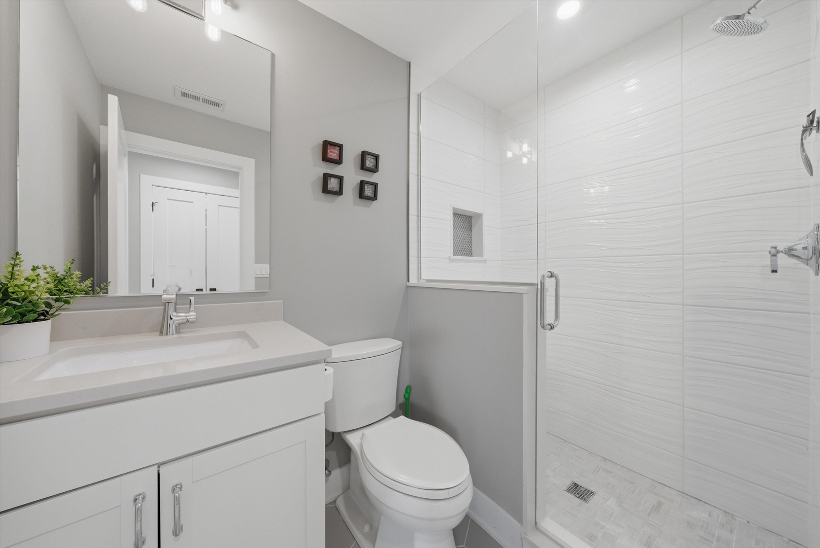 2245 North Rockwell Street Chicago IL 60647