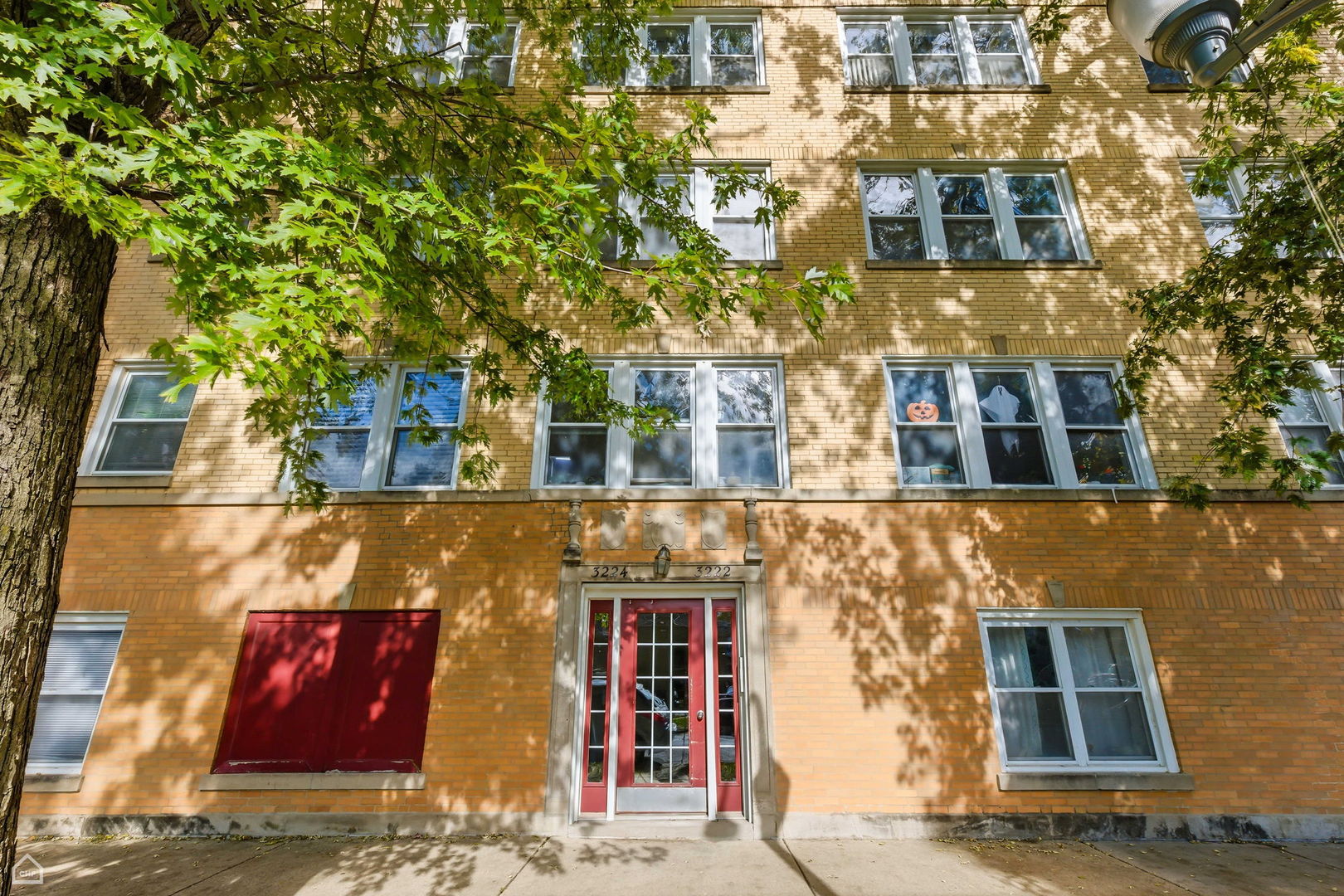 3222 West Berteau Avenue Chicago IL 60618