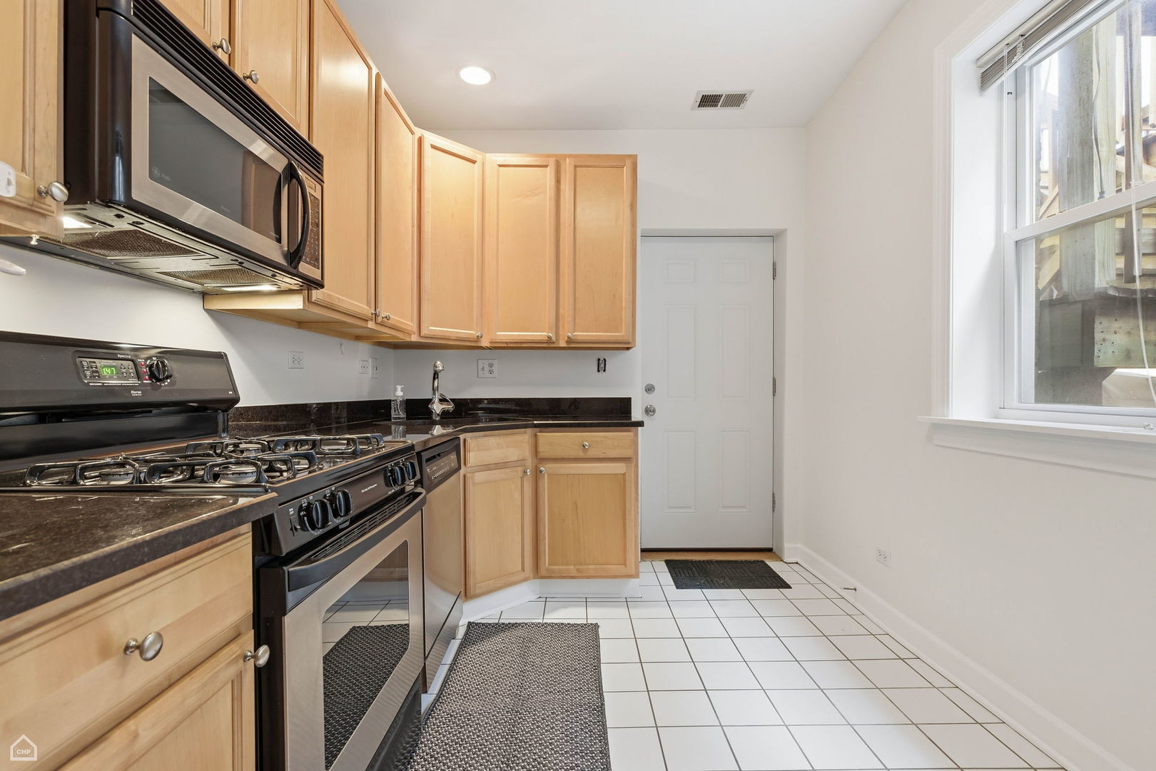 3222 West Berteau Avenue Chicago IL 60618