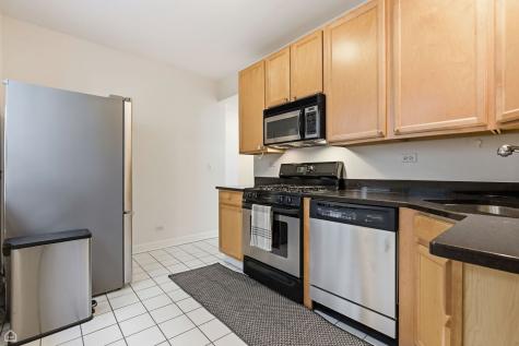 3222 West Berteau Avenue Chicago IL 60618