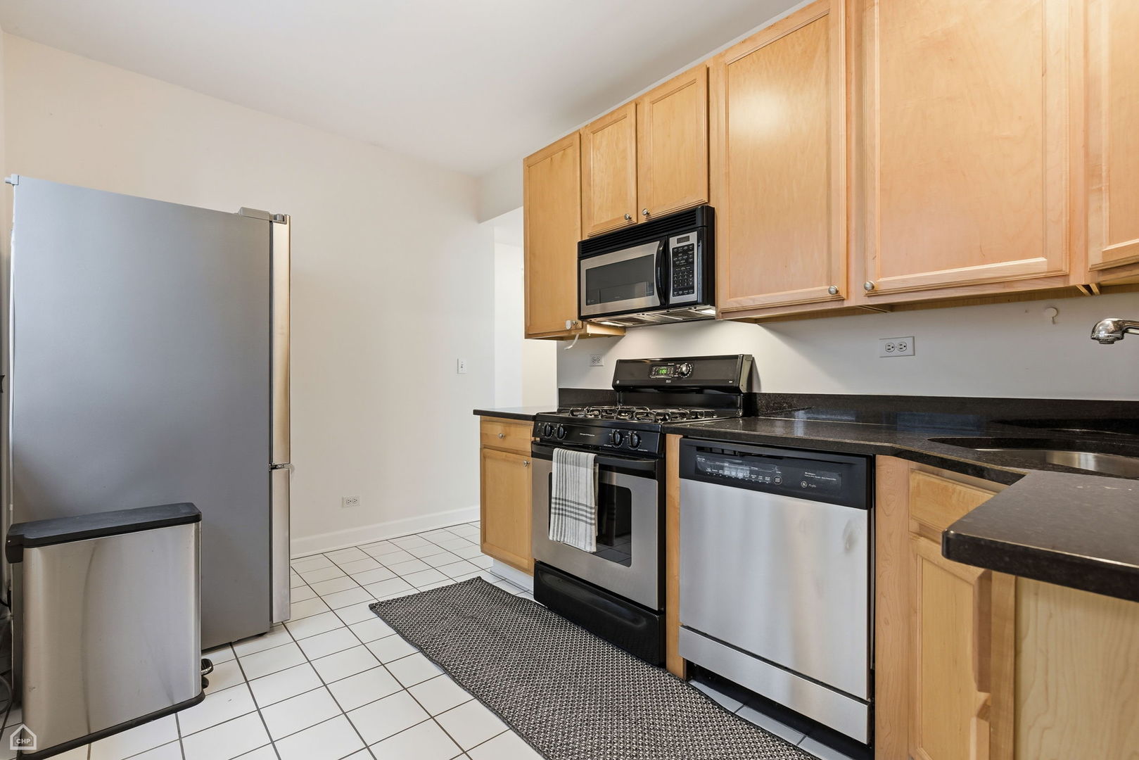 3222 West Berteau Avenue Chicago IL 60618
