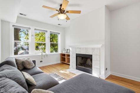 3222 West Berteau Avenue Chicago IL 60618