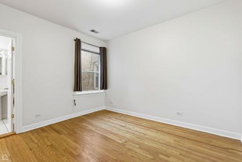 3222 West Berteau Avenue Chicago IL 60618