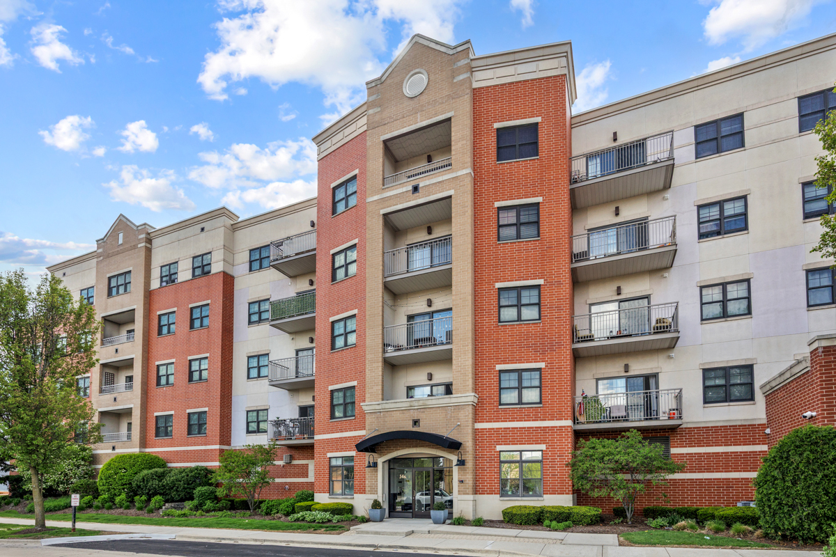 14 South Prospect Street Roselle IL 60172