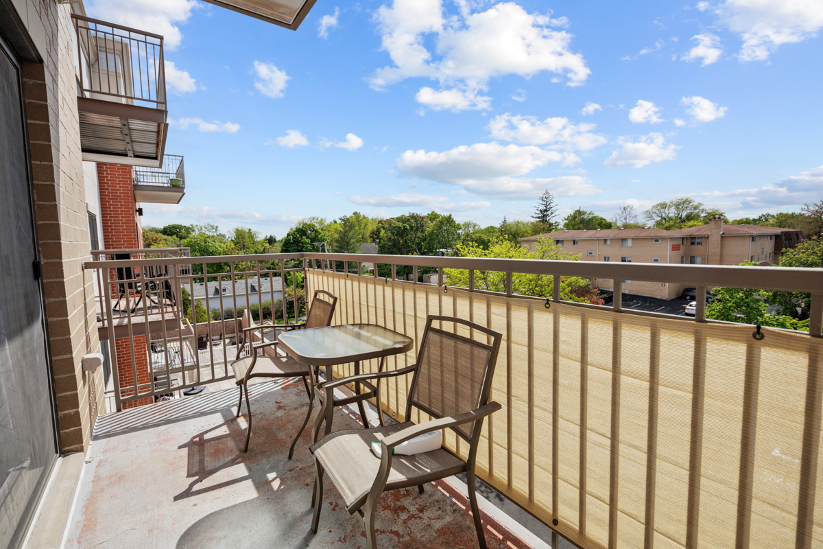 14 South Prospect Street Roselle IL 60172