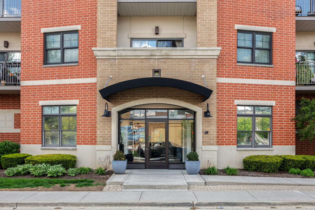 14 South Prospect Street Roselle IL 60172