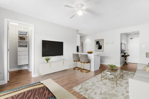 611 West Patterson Avenue Chicago IL 60613
