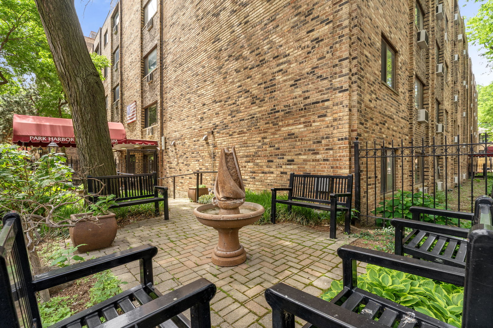 611 West Patterson Avenue Chicago IL 60613