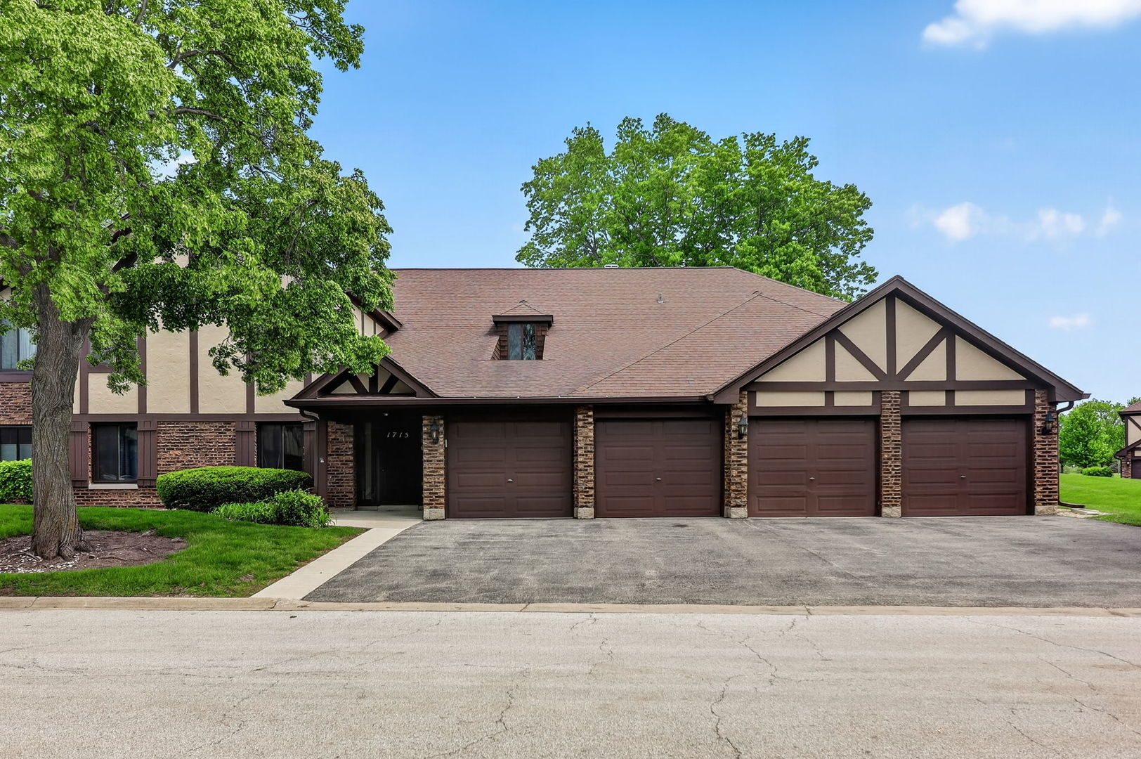 1715 Lakecliffe Drive Wheaton IL 60189