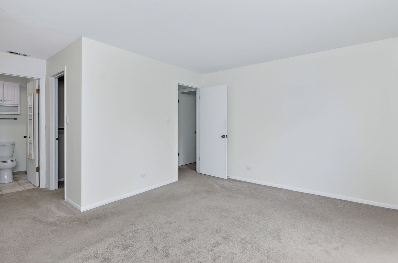 1715 Lakecliffe Drive Wheaton IL 60189