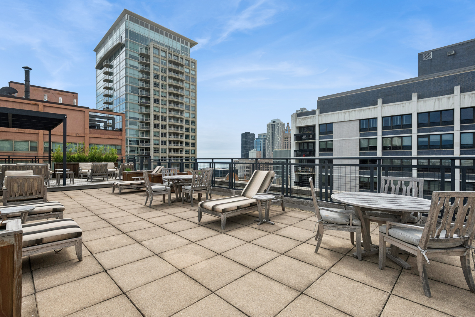 850 North Dewitt Place Chicago IL 60611