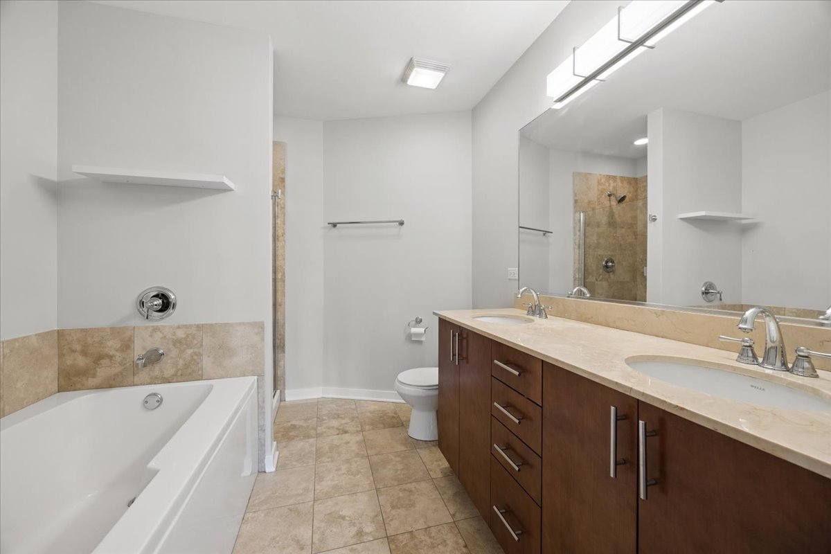 873 North Larrabee Street Chicago IL 60610