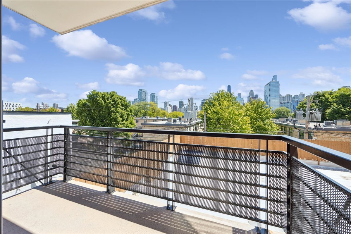 873 North Larrabee Street Chicago IL 60610