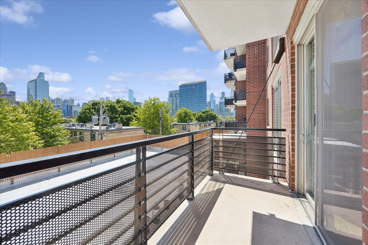873 North Larrabee Street Chicago IL 60610