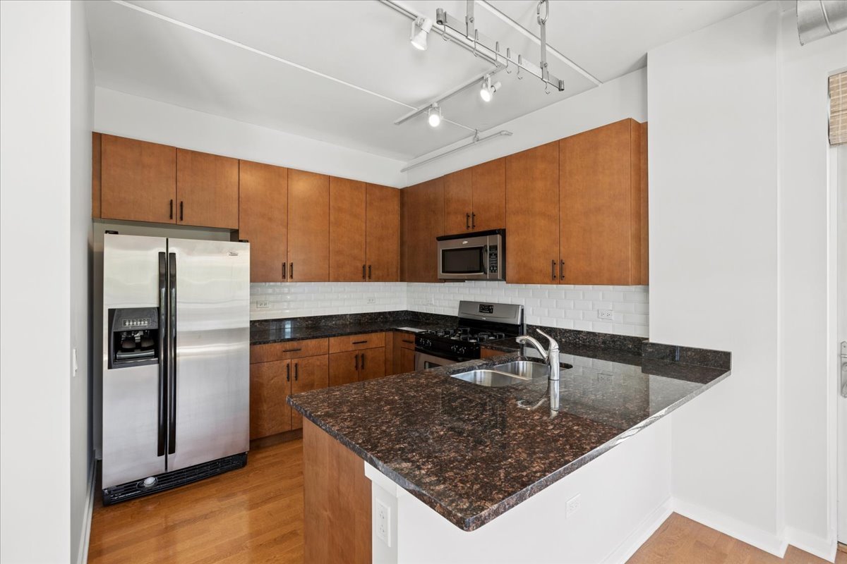873 North Larrabee Street Chicago IL 60610