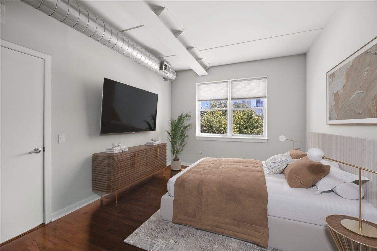873 North Larrabee Street Chicago IL 60610
