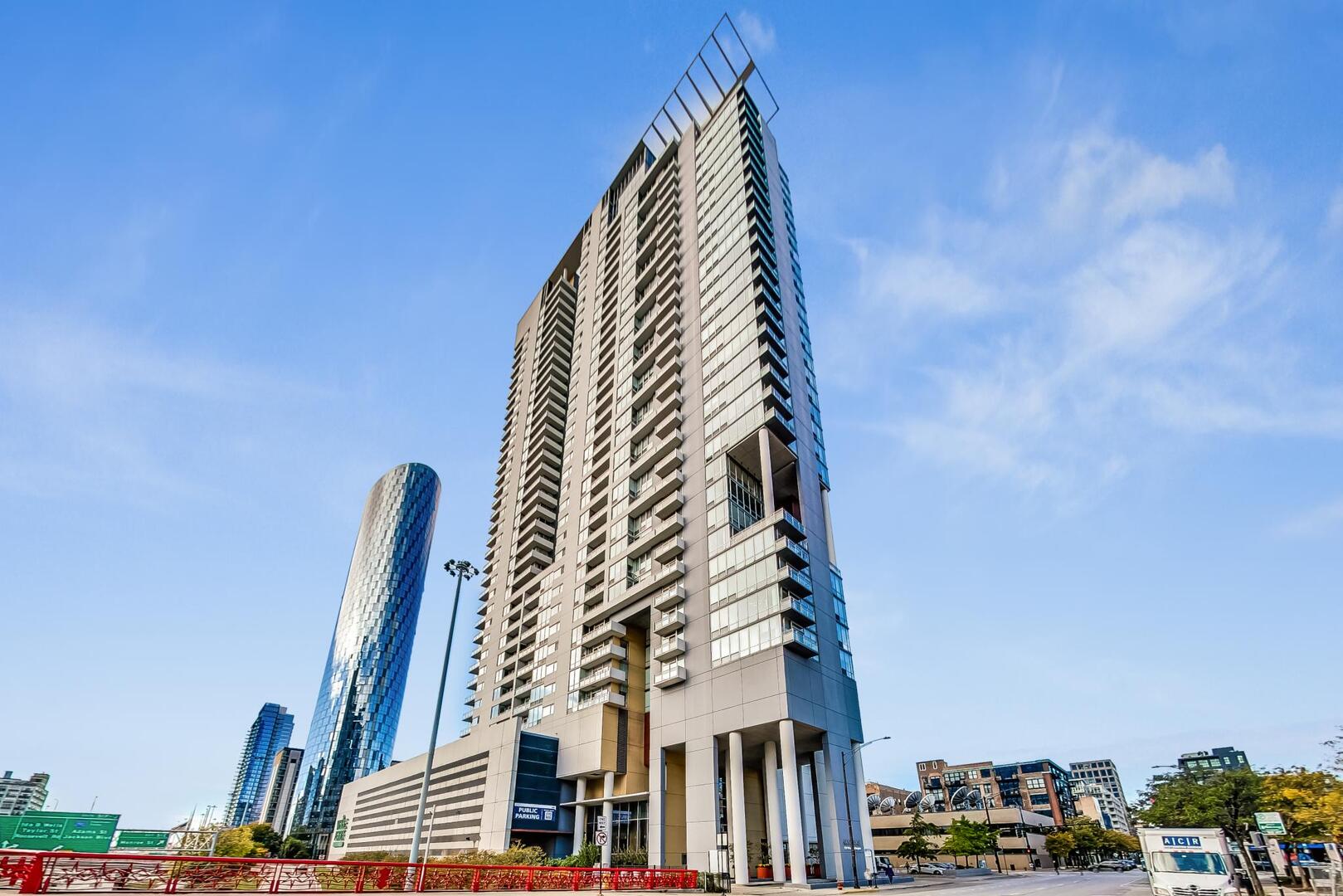 737 West Washington Boulevard Chicago IL 60661