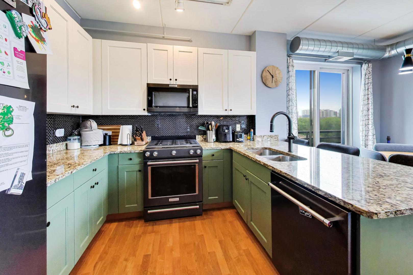 873 North Larrabee Street Chicago IL 60610
