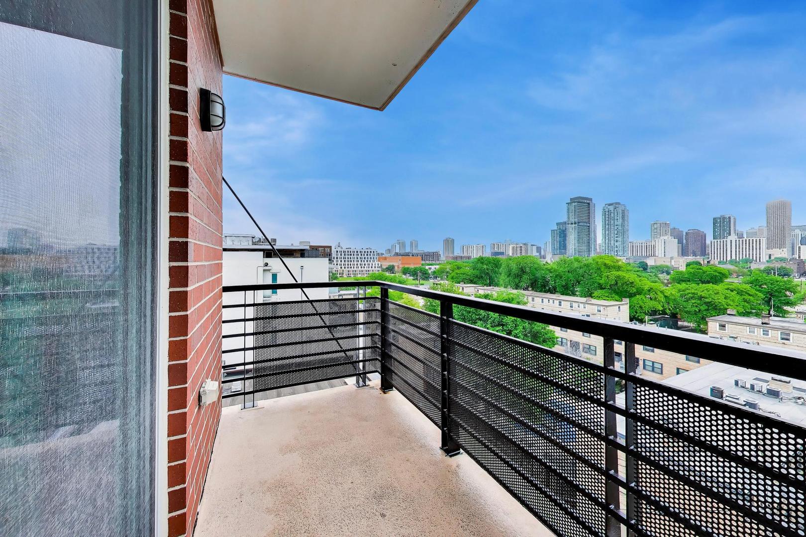 873 North Larrabee Street Chicago IL 60610