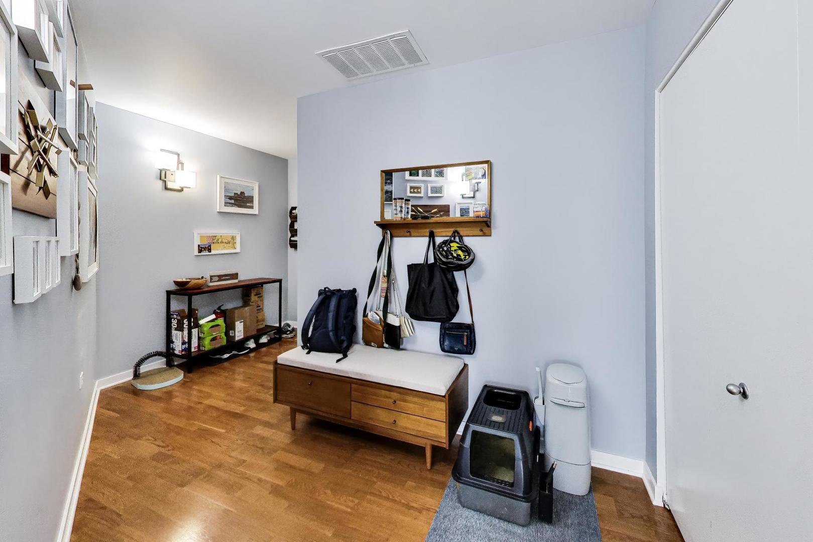 873 North Larrabee Street Chicago IL 60610