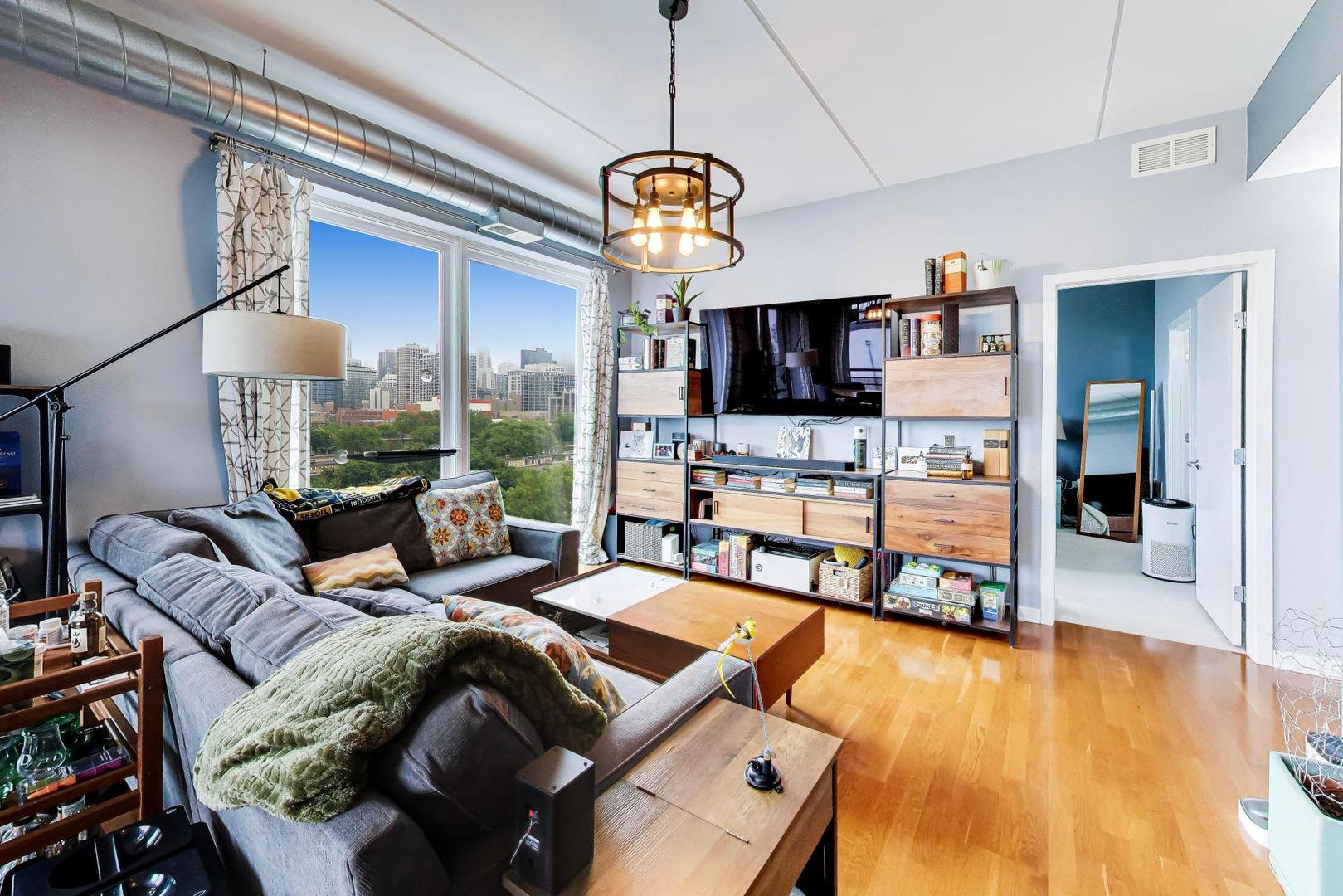 873 North Larrabee Street Chicago IL 60610