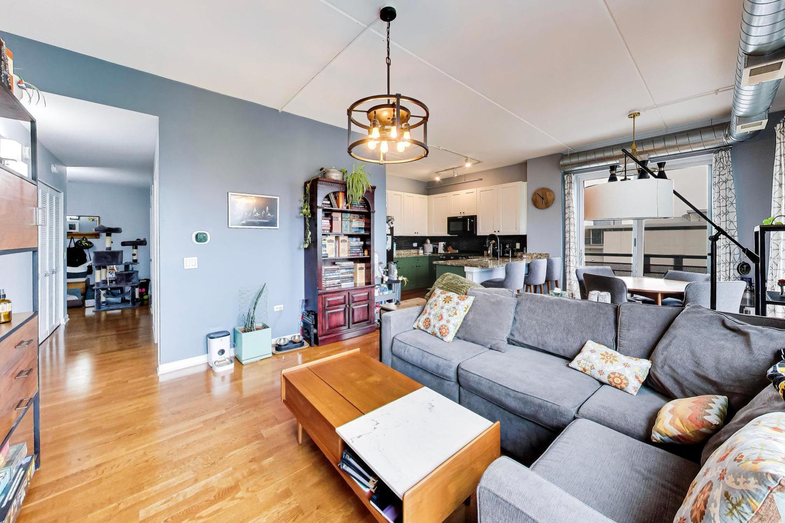 873 North Larrabee Street Chicago IL 60610