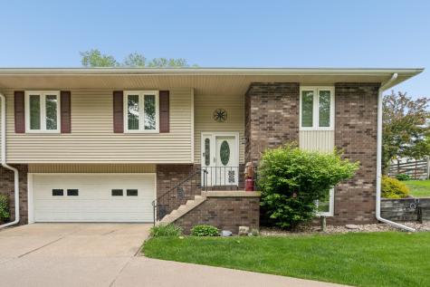 870 47TH Avenue East Moline IL 61244