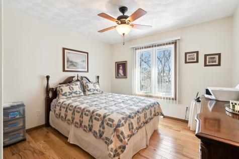 870 47TH Avenue East Moline IL 61244
