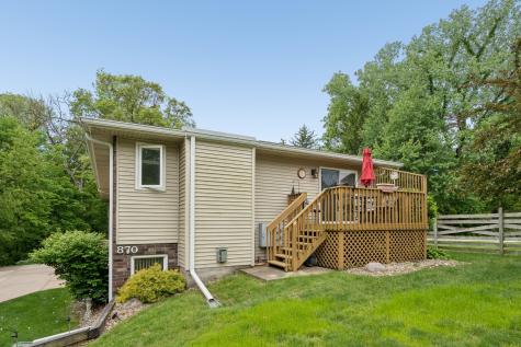 870 47TH Avenue East Moline IL 61244