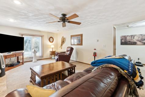 870 47TH Avenue East Moline IL 61244