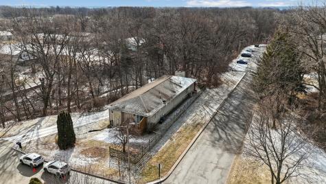 870 47TH Avenue East Moline IL 61244