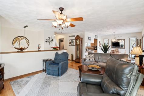870 47TH Avenue East Moline IL 61244