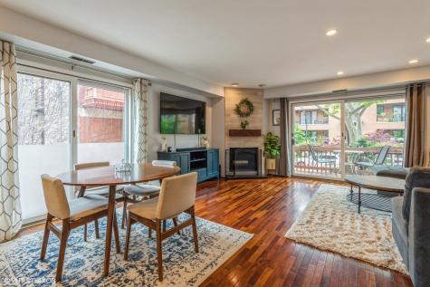 1045 West Altgeld Street Chicago IL 60614