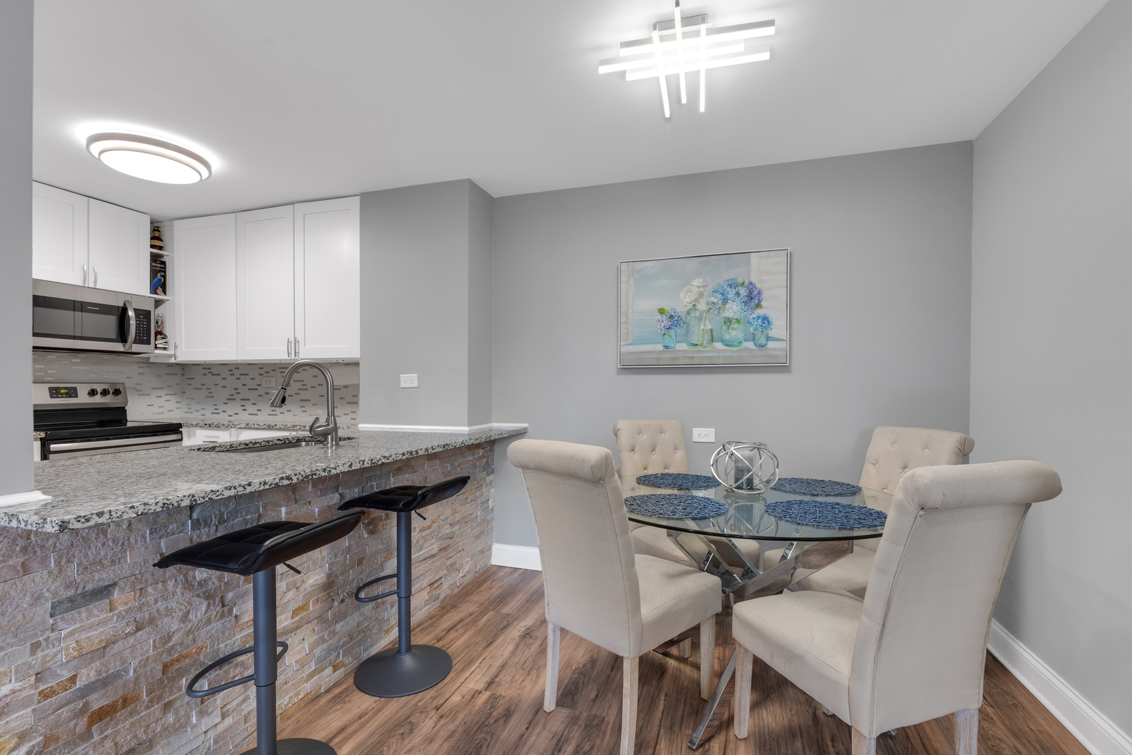 5600 Astor Lane Rolling Meadows IL 60008