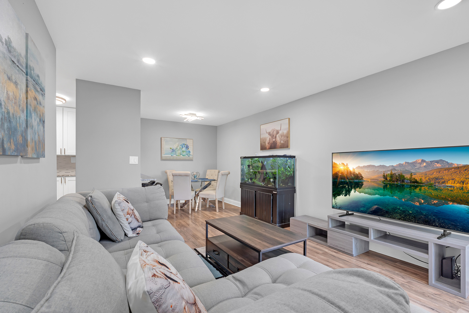 5600 Astor Lane Rolling Meadows IL 60008