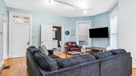 1049 West Wellington Avenue Chicago IL 60657