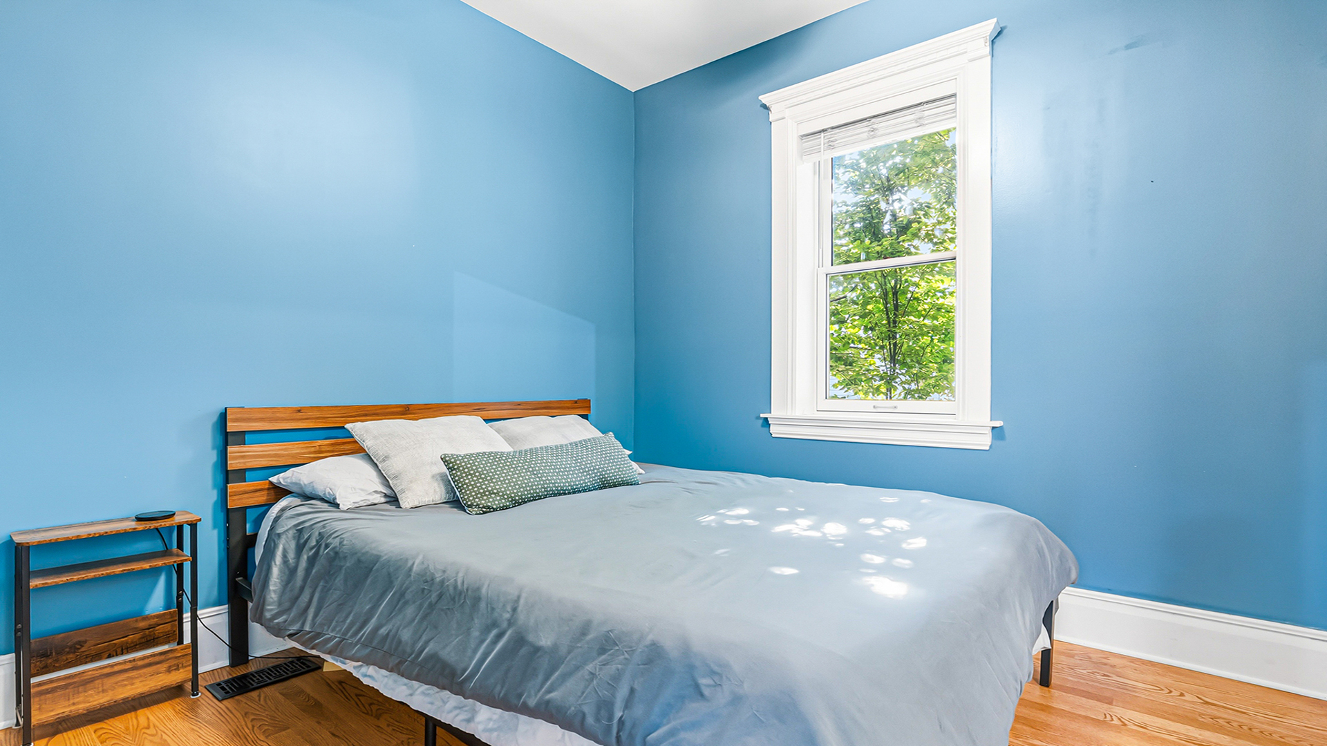 1049 West Wellington Avenue Chicago IL 60657
