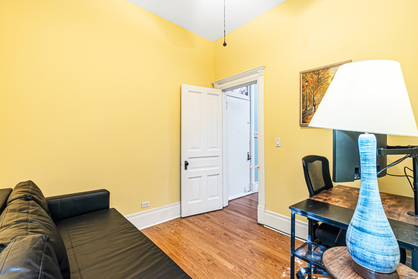 1049 West Wellington Avenue Chicago IL 60657